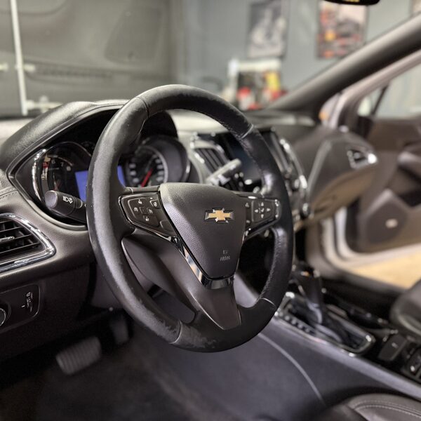 Chevy Cruze - White